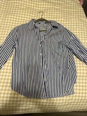 ZARA classic blue and white button up shirt